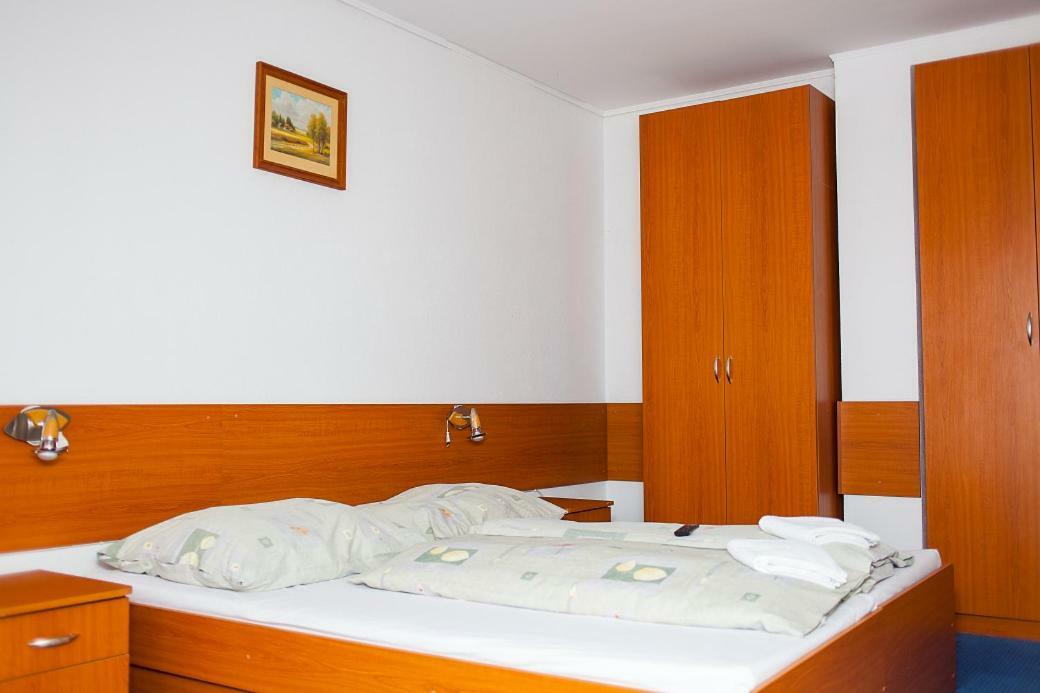 Penzion Centrum Oravsky Biely Potok Екстер'єр фото