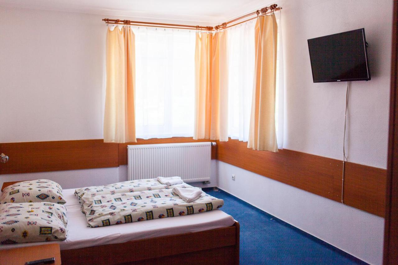 Penzion Centrum Oravsky Biely Potok Екстер'єр фото